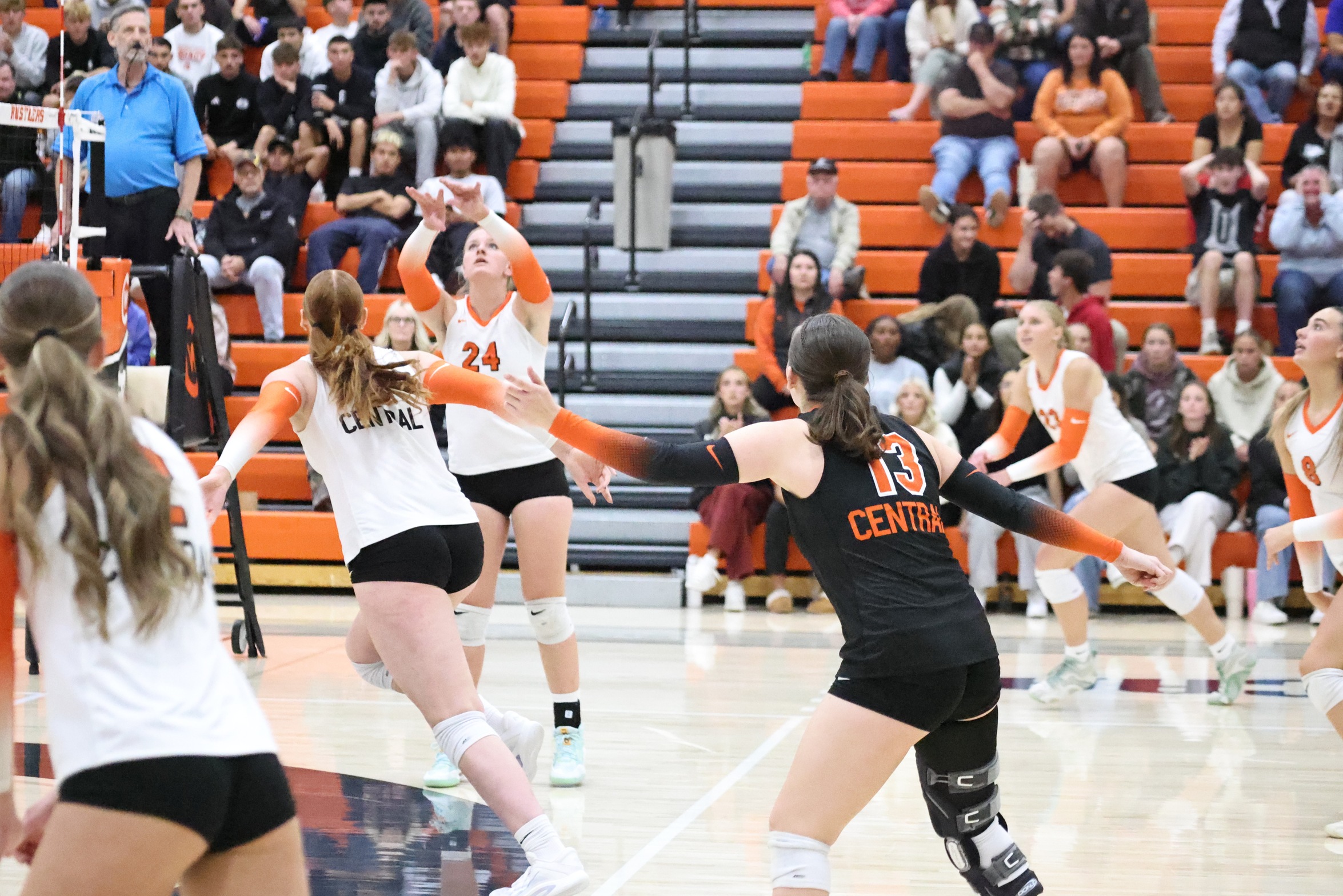 Volleyball Secure Consecutive Wins in Region Battles, Look to Wrap up Regular Season on High Note this Week