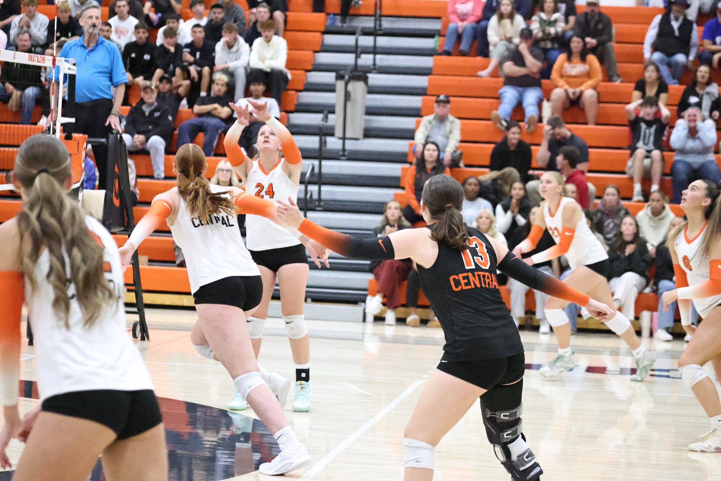 Rustler Volleyball Finds Success on the Court in Chadron