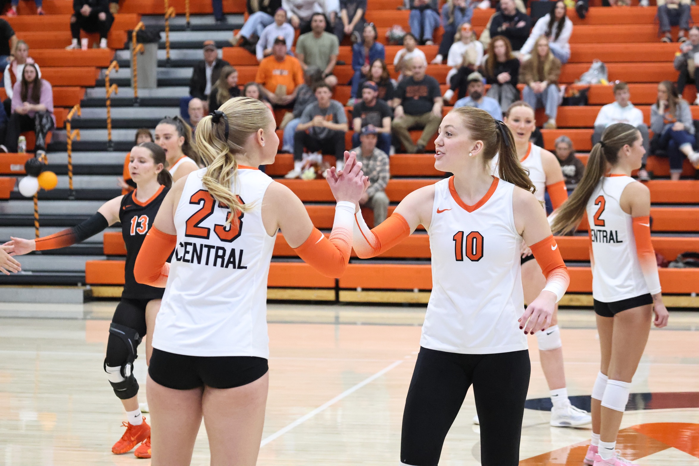 CWC Volleyball Sweep in Final Regular Season Matches; Region Tournament Up Next